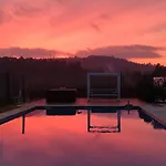 Moura - Pool & Jacuzzi Semesterbostad *