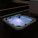 Moura - Pool & Jacuzzi