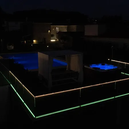 Moura - Pool & Jacuzzi *