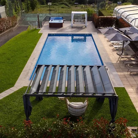 Moura - Pool & Jacuzzi