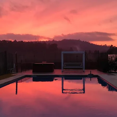 Moura - Pool & Jacuzzi Holiday home *