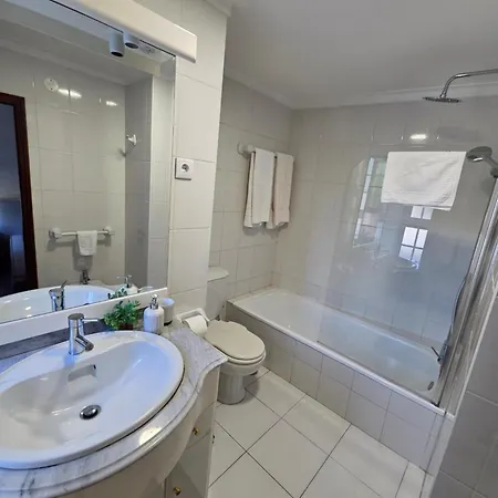 Moura - Pool & Jacuzzi * Povoa de Lanhoso