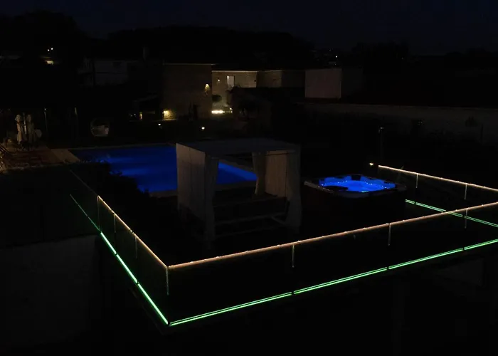 Moura - Pool & Jacuzzi *