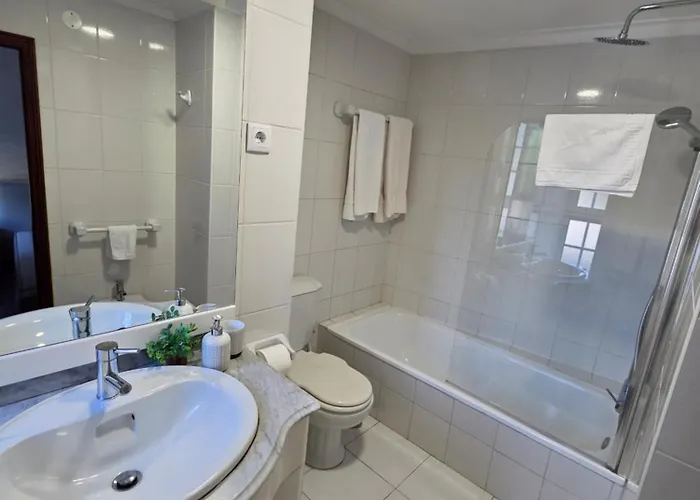 Moura - Pool & Jacuzzi * Povoa de Lanhoso